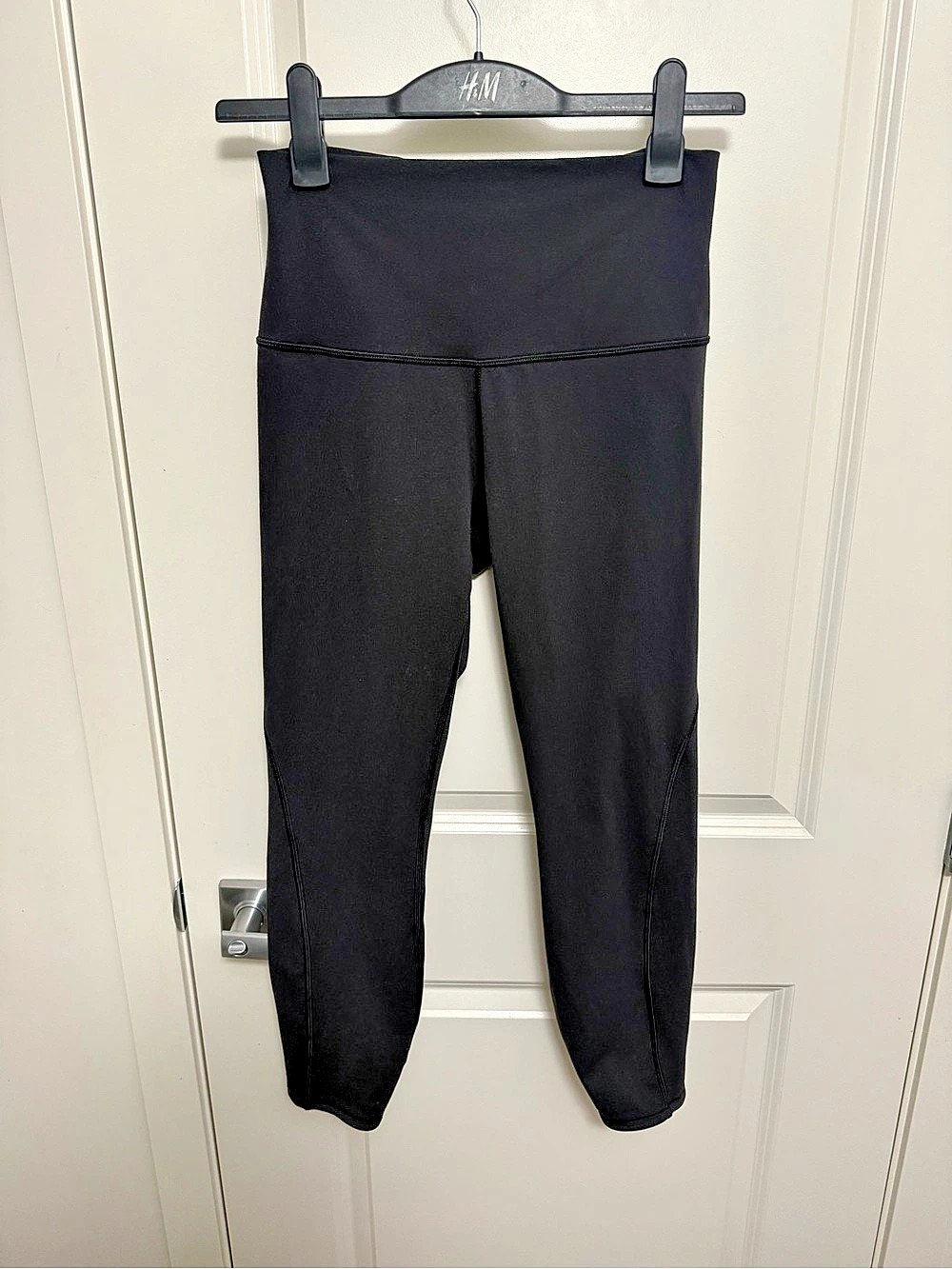 lululemon High Rise Black Athletic Leggings in size 8